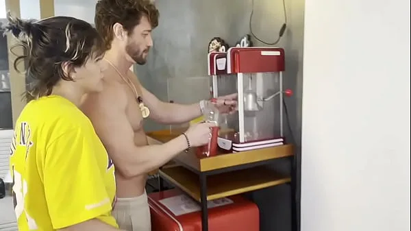 Contei tudo pra minha mãe, meu irmãoSAFADO comeu eu e minha amiga enquanto não tinha ninguém em casa – A foda foi tão gostosa que gozei varias vezes naquela rola delicia COMPLETO NO RED