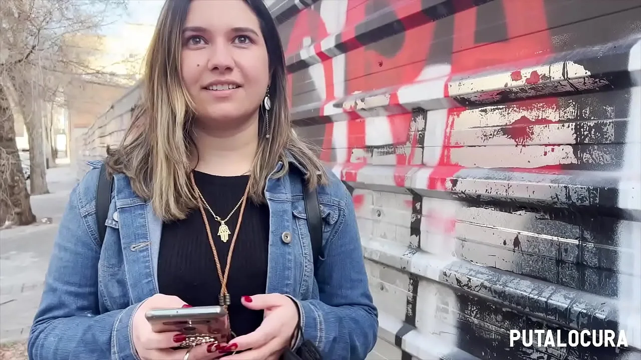 PutaLocura – Torbe seduce por la calle a latina cachonda Ana Bad y se la folla