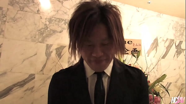 Gorgeous Japanese Hostess Rino Mizusawa Serves a Lucky Stud