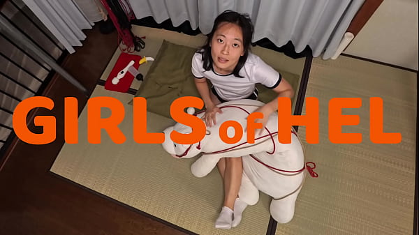 She loves it kinky – pussy and nipple clamps hurt so good